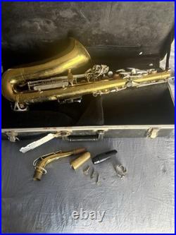 Bundy II Alto Saxophone (SELLING AS IS! NO RETURNS, SOME MISSING ACCESSORIES)