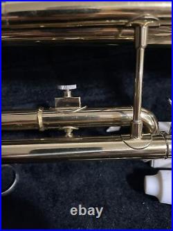 Conn Brass Trumpet & Case Sn S75560 mouthpiece conn 7c