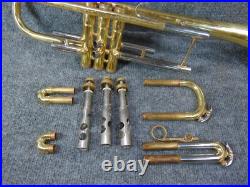 Conn Director Bb Trumpet Beginner Student School Band Case Mouthpiece