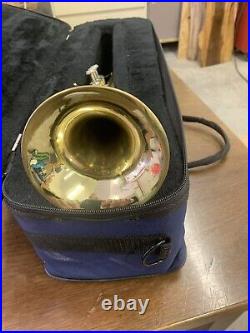 Getzen 300Series Brass Gold Trumpet No Mouthpiece and Travel Case Bb
