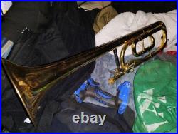 Getzen 300 Series Bb Trumpet Brass Lacquered with Case & Mouthpiece