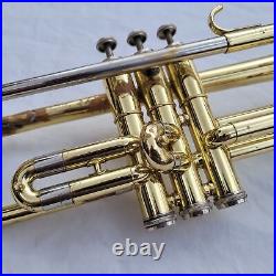 Getzen 300 Series Brass Gold Trumpet with Mouthpiece and Soft Case