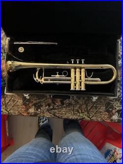 Jupiter JTR-600L Lacquered Brass Trumpet with Mouthpiece and Case