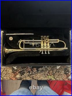Jupiter JTR-600L Lacquered Brass Trumpet with Mouthpiece and Case