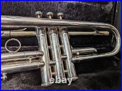 King 2055T Silver Flair BB Trumpet Silver Includes Original Case and Stand