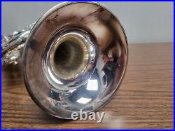 King 2055T Silver Flair Series Trumpet with King 3C Mouthpiece and Case
