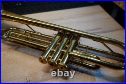 King 601 Bb Trumpet Brass Lacquered 3 Piston Gold with Mouthpiece
