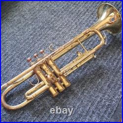 King 601 Bb Trumpet Lacquered Brass, Case included