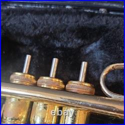 King Bb Trumpet Brass Lacquered Gold Jazz 3 Valves Hook with Case NO MOUTHPIECE
