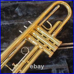 King Bb Trumpet Brass Lacquered Gold Jazz 3 Valves Hook with Case NO MOUTHPIECE