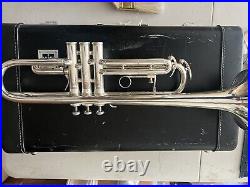 King Sliver Flare Trumpet 1055T clean and serviced ready to play