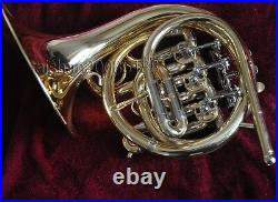 Top Hand Engraving Bb Mini Gold Lacq French Horn No jointed Bell 6.3'' Portable