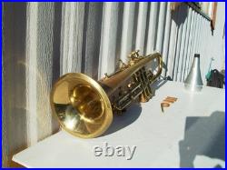Vintage BESSON 2 20 BRASS TRUMPET COLLEGIATE BY HOLTON MOUTHPIECE Made England