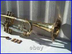 Vintage BESSON 2 20 BRASS TRUMPET COLLEGIATE BY HOLTON MOUTHPIECE Made England