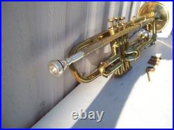 Vintage BESSON 2 20 BRASS TRUMPET COLLEGIATE BY HOLTON MOUTHPIECE Made England