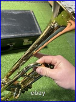 Vintage Vincent Bach Mercedes II Brass Trumpet withBach 7c Mouthpiece & Case Read