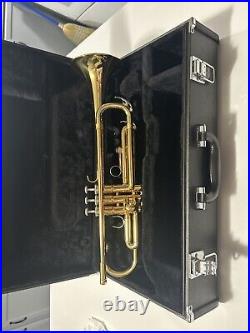 YAMAHA YTR-2330 Gold Trumpet Standard Beginner mouthpiece with Case