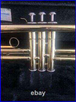 Yamaha YTR-2320E Bb Gold Tone Brass Trumpet Used Hard Case Mouthpiece